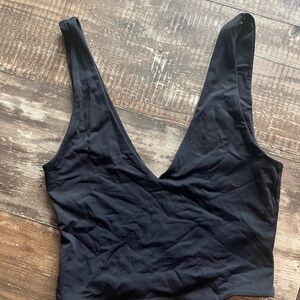 Aritzia Babaton Midnight Sleeveless Crop Top